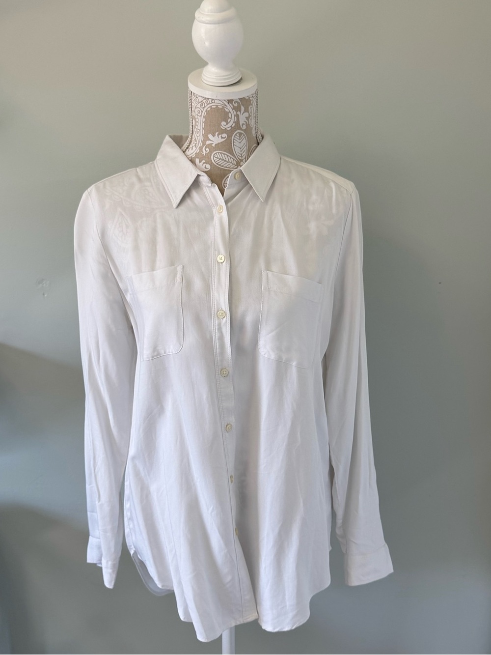 NWT LOFT Women’s Two-Pocket Long Sleeve Button Down Collared Shirt, White, M